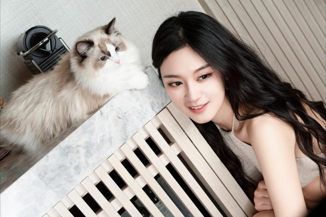 浙江杭州：一幅农民画引希腊青年走进跨湖桥遗址